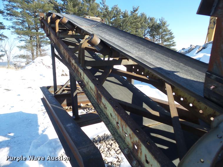 image for item EM9087 Cedarapids screen