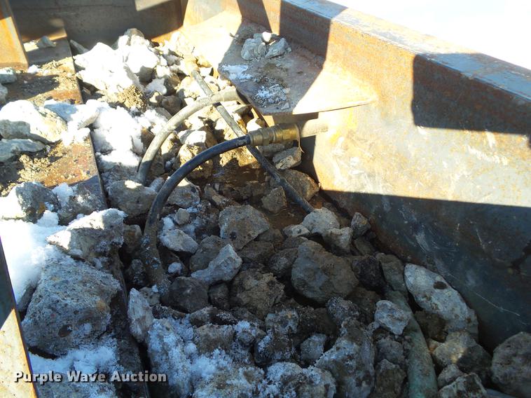 image for item EM9087 Cedarapids screen