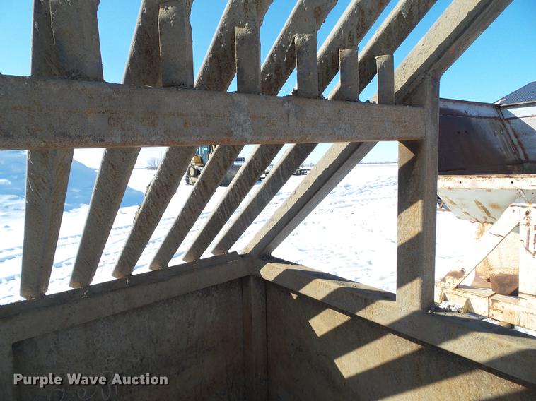 image for item EM9090 Forty degree static screen