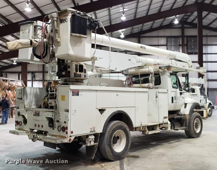 image for item EN9760 2006 International 7400 bucket truck