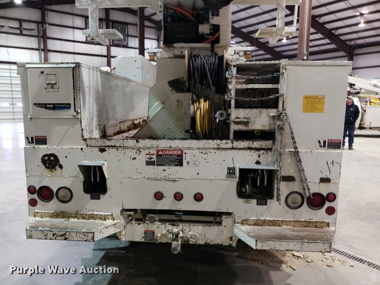 image for item EN9760 2006 International 7400 bucket truck