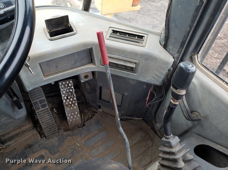 image for item EN9798 1998 Komatsu WA250 wheel loader