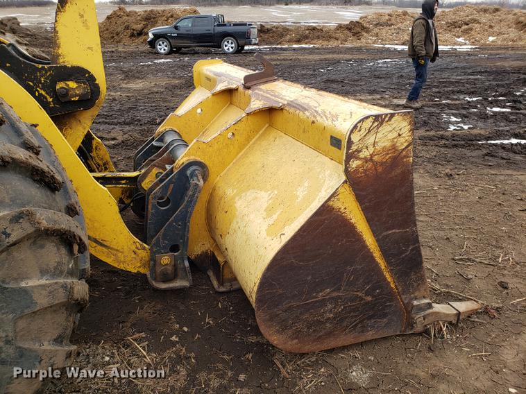 image for item EN9798 1998 Komatsu WA250 wheel loader