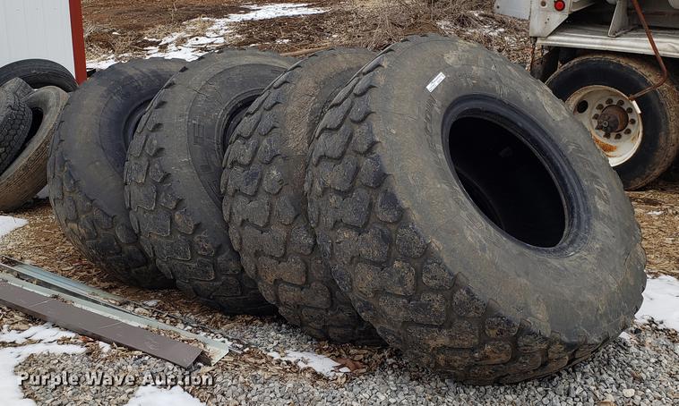 image for item EN9799 (4) Double Coin 20.5R25 tires