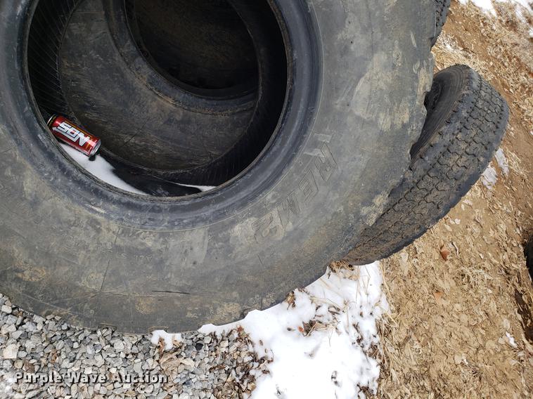 image for item EN9799 (4) Double Coin 20.5R25 tires