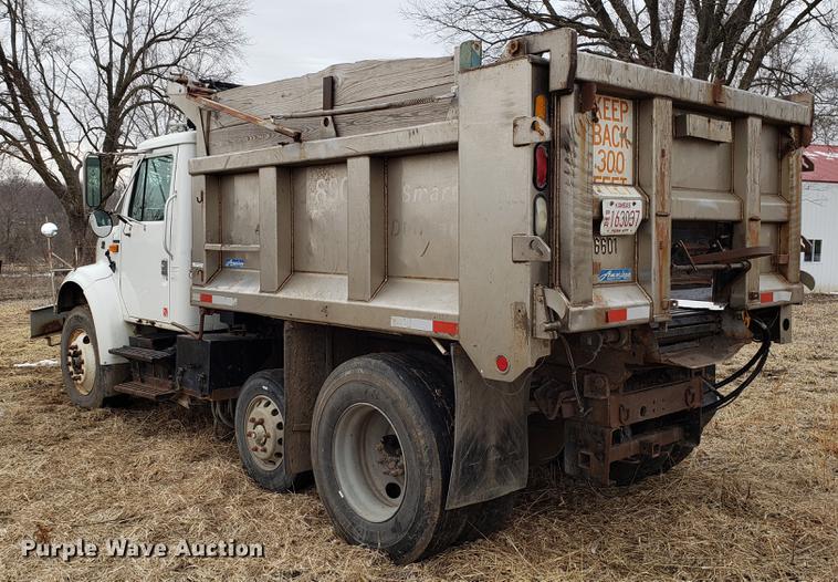 image for item EN9800 2001 International 4900 dump truck
