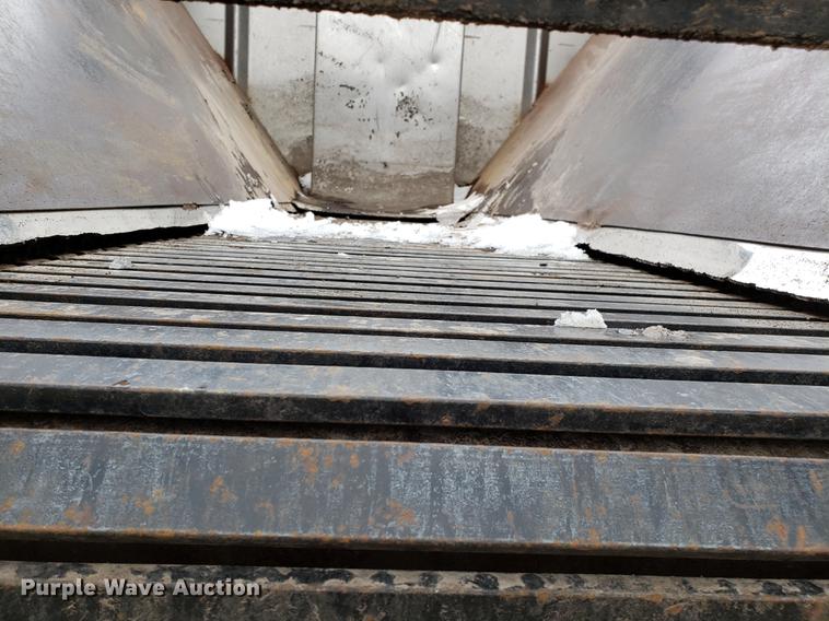 image for item EN9800 2001 International 4900 dump truck