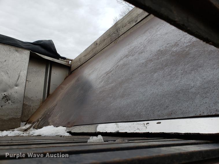 image for item EN9800 2001 International 4900 dump truck