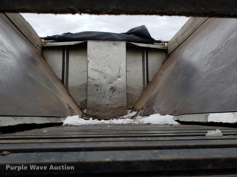 image for item EN9800 2001 International 4900 dump truck