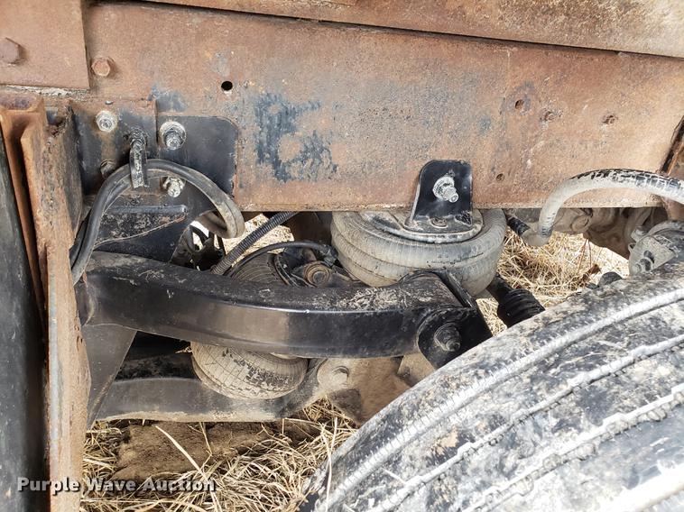 image for item EN9800 2001 International 4900 dump truck