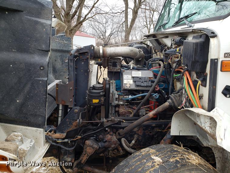 image for item EN9800 2001 International 4900 dump truck