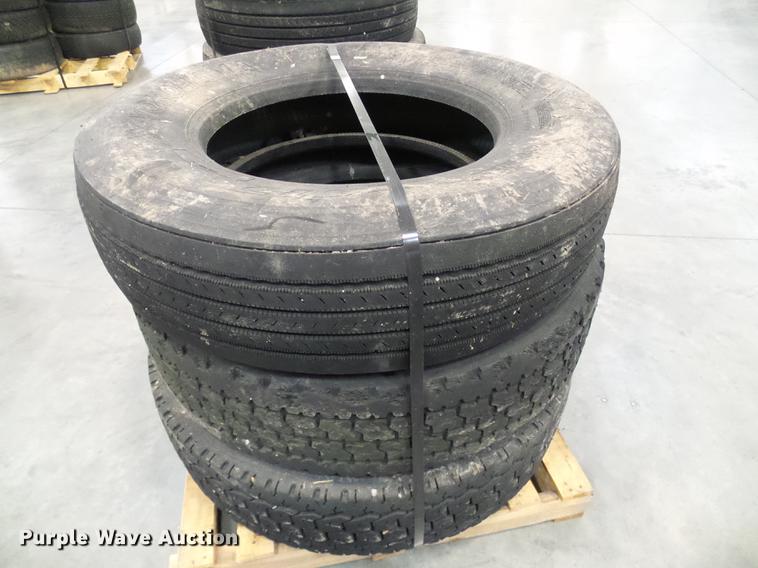 image for item EP9832 (5) pallets of tires