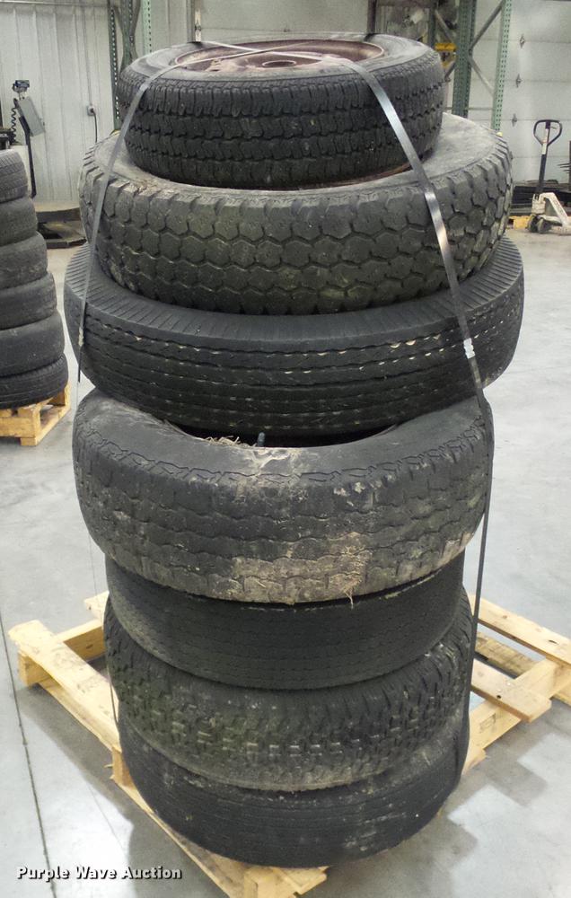image for item EP9832 (5) pallets of tires