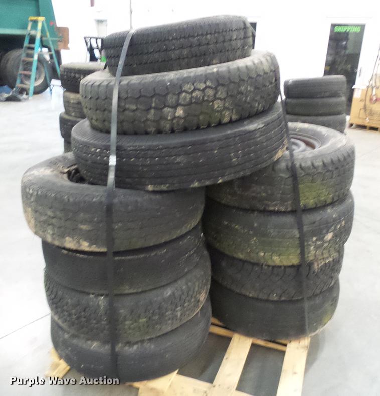 image for item EP9832 (5) pallets of tires