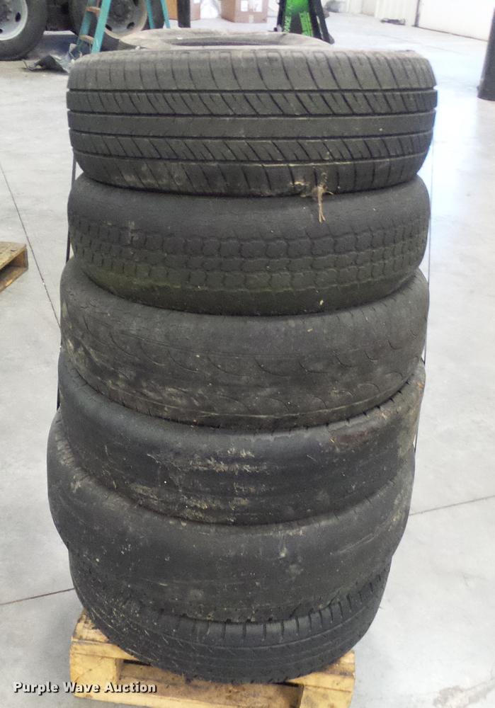 image for item EP9832 (5) pallets of tires
