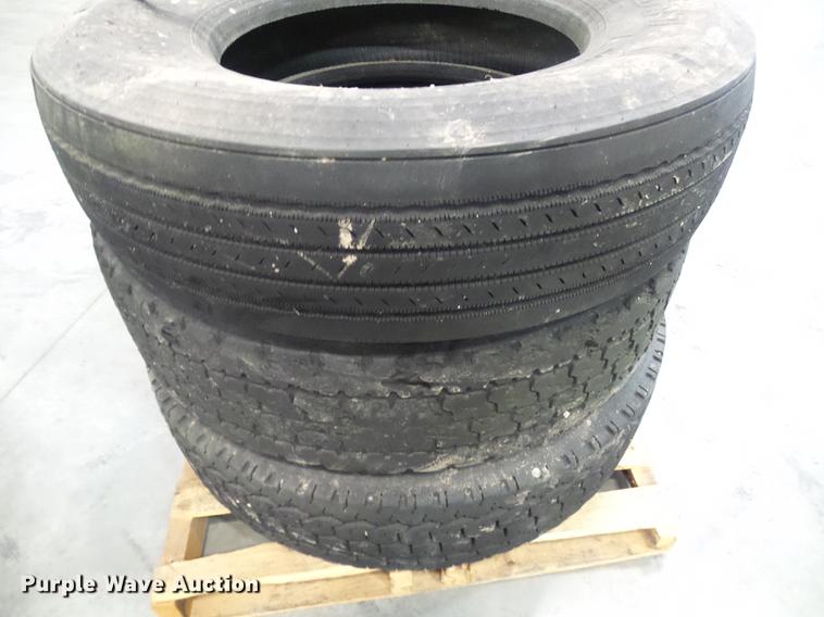 image for item EP9832 (5) pallets of tires