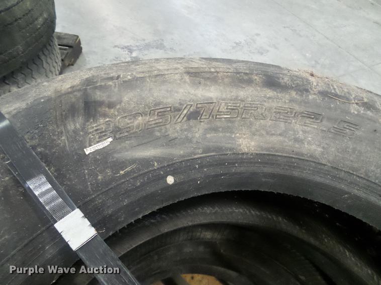 image for item EP9832 (5) pallets of tires