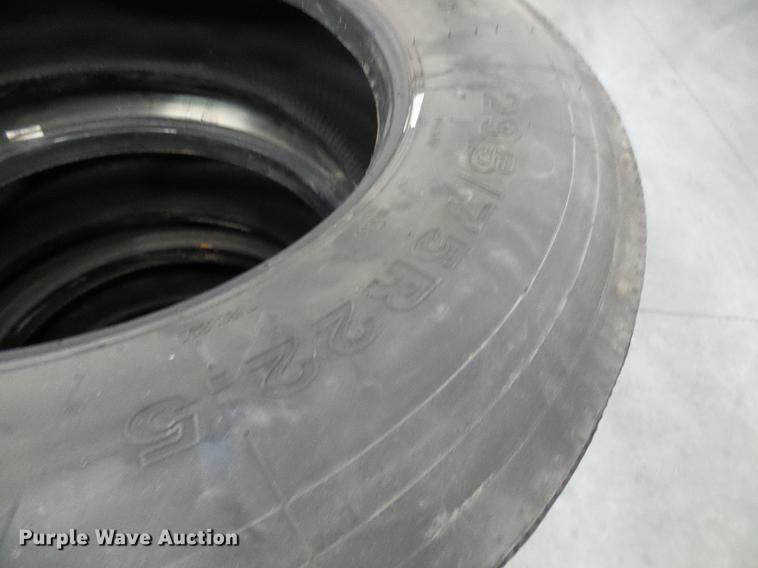 image for item EP9832 (5) pallets of tires