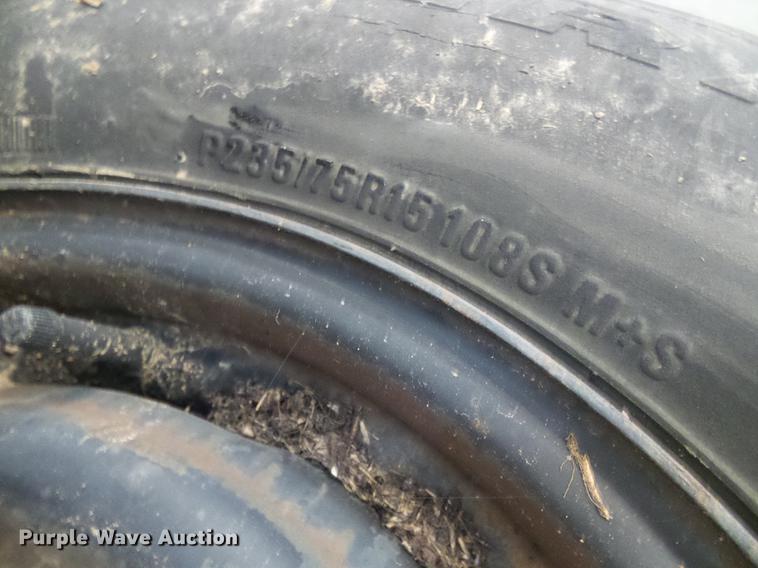 image for item EP9832 (5) pallets of tires