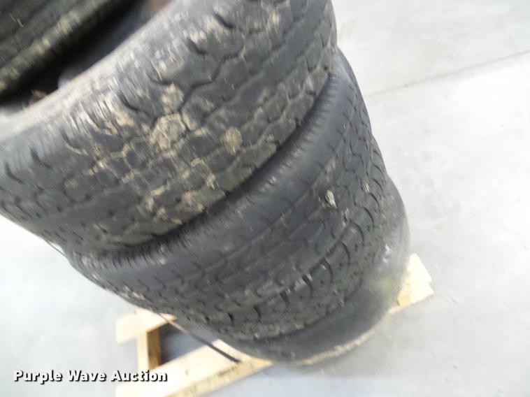 image for item EP9832 (5) pallets of tires