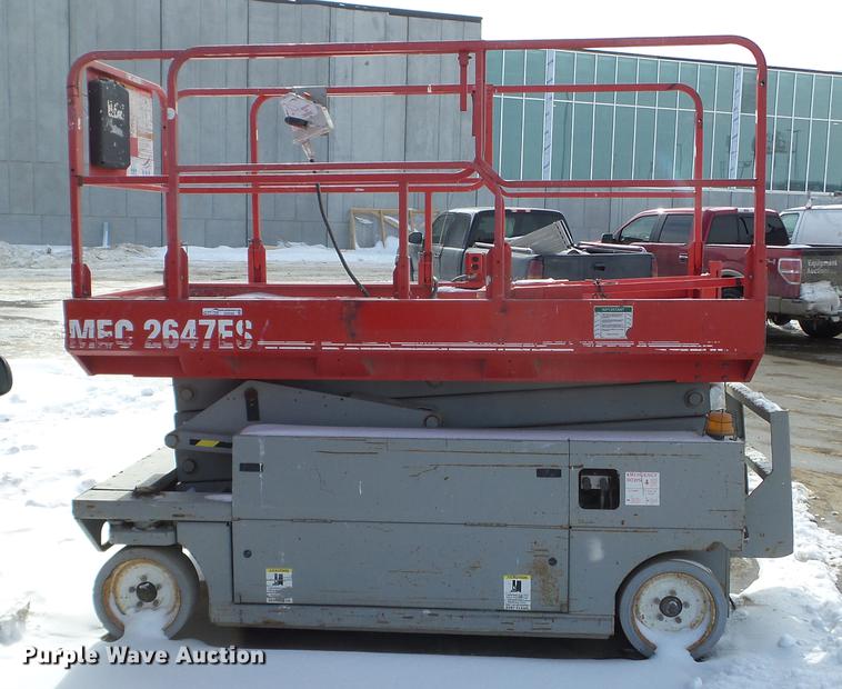 image for item EW9931 2000 Mec 2647ES scissor lift