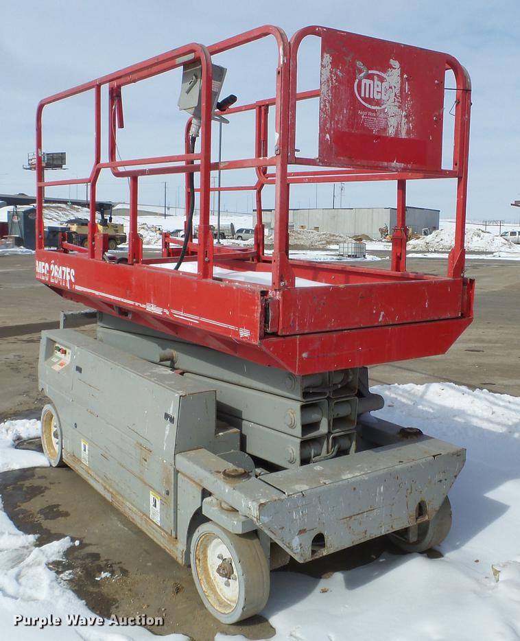 image for item EW9931 2000 Mec 2647ES scissor lift