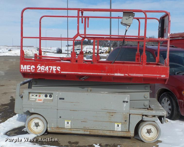 image for item EW9931 2000 Mec 2647ES scissor lift