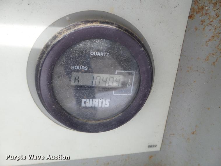 image for item EW9931 2000 Mec 2647ES scissor lift