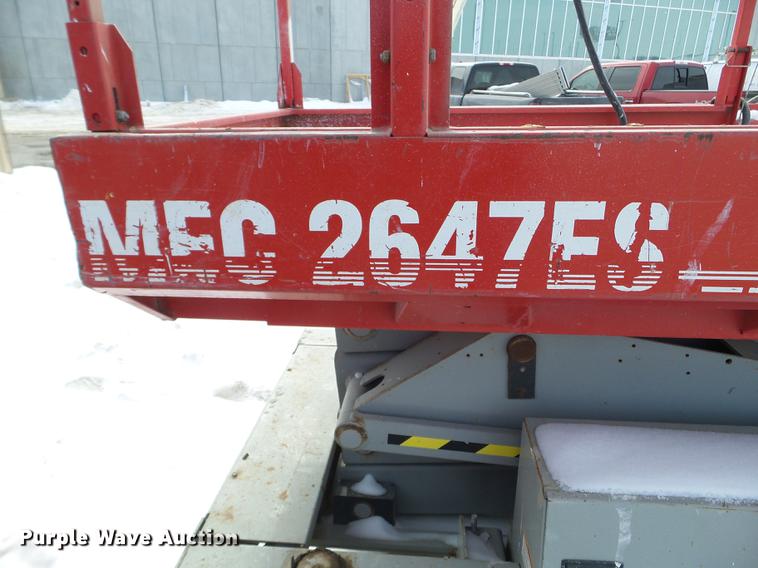 image for item EW9931 2000 Mec 2647ES scissor lift
