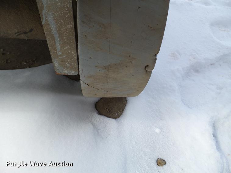 image for item EW9931 2000 Mec 2647ES scissor lift