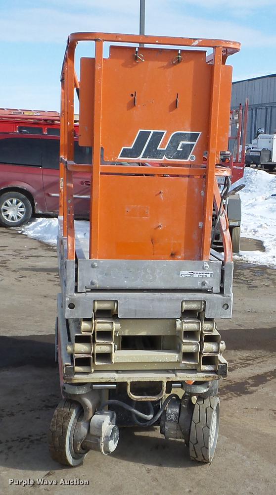 image for item EW9932 2005 JLG 1930ES scissor lift