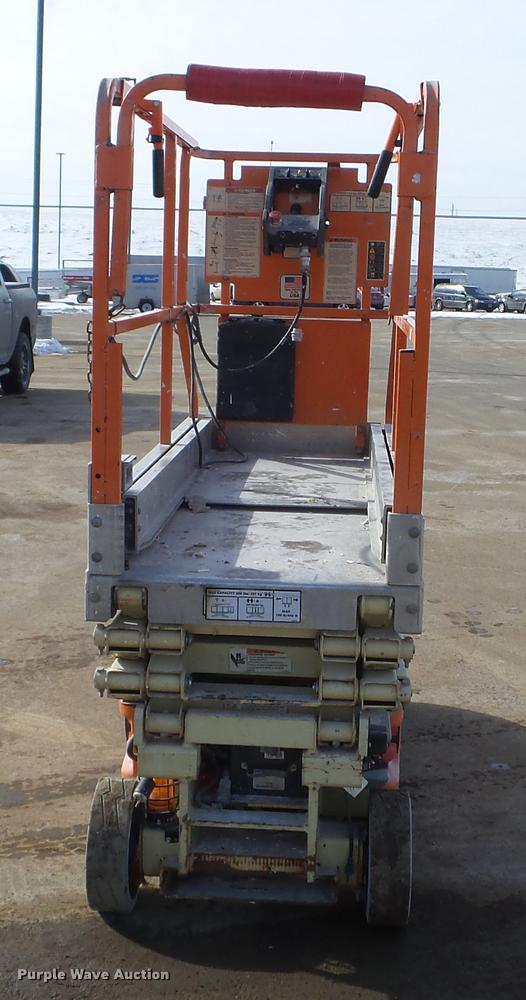 image for item EW9932 2005 JLG 1930ES scissor lift