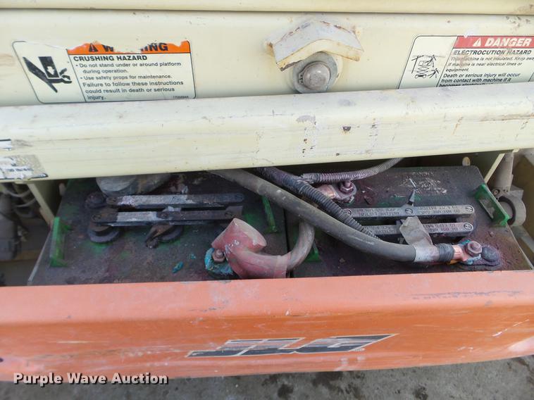 image for item EW9932 2005 JLG 1930ES scissor lift