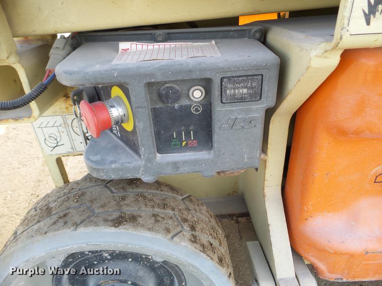 image for item EW9932 2005 JLG 1930ES scissor lift
