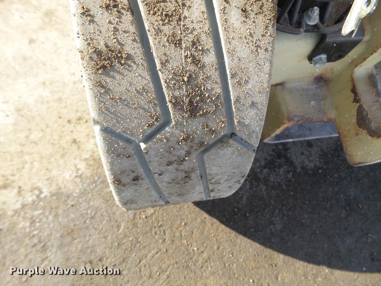 image for item EW9932 2005 JLG 1930ES scissor lift