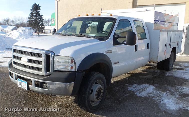 image for item EW9952 2006 Ford F450 Super Duty Crew Cab utility truck