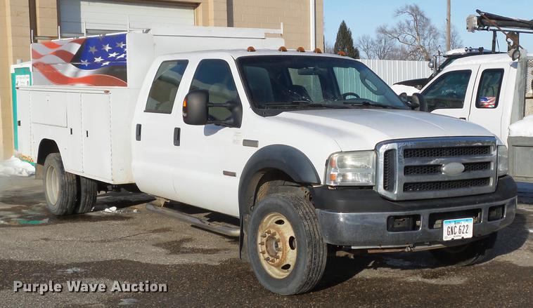 image for item EW9952 2006 Ford F450 Super Duty Crew Cab utility truck