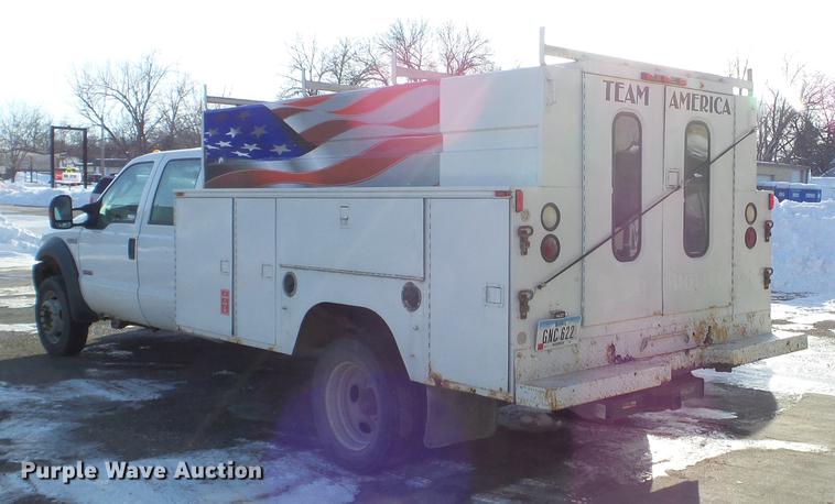 image for item EW9952 2006 Ford F450 Super Duty Crew Cab utility truck