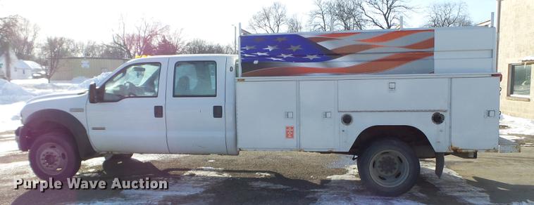 image for item EW9952 2006 Ford F450 Super Duty Crew Cab utility truck