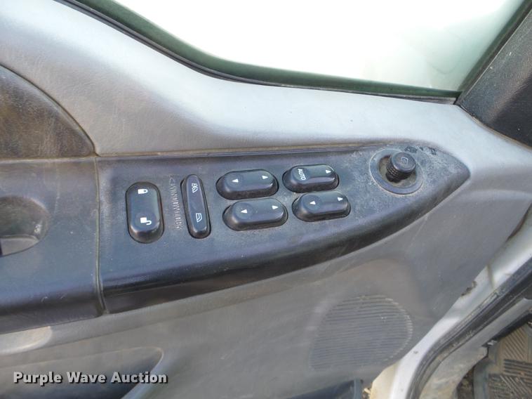 image for item EW9952 2006 Ford F450 Super Duty Crew Cab utility truck