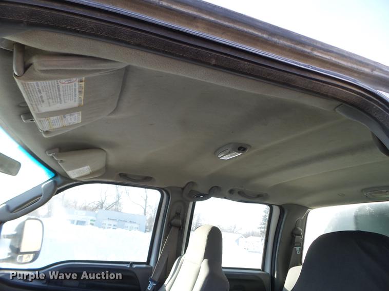 image for item EW9952 2006 Ford F450 Super Duty Crew Cab utility truck