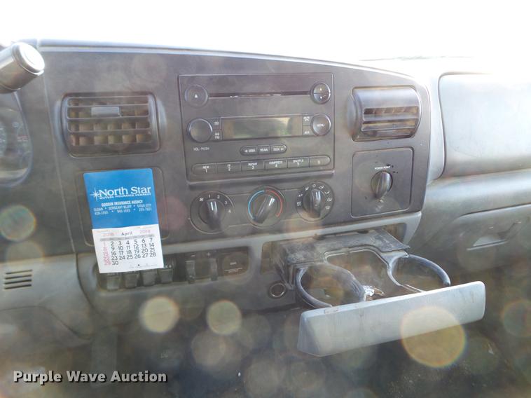 image for item EW9952 2006 Ford F450 Super Duty Crew Cab utility truck