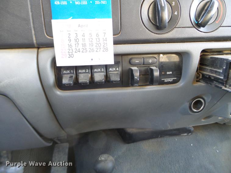 image for item EW9952 2006 Ford F450 Super Duty Crew Cab utility truck