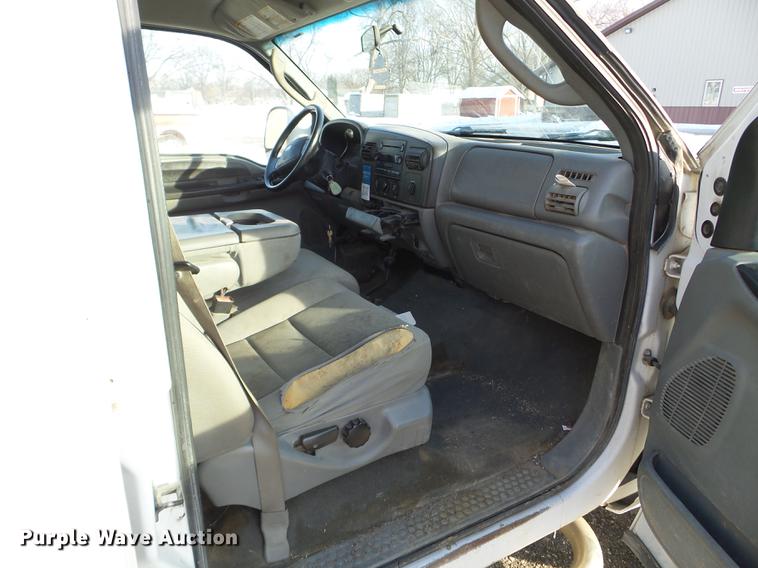image for item EW9952 2006 Ford F450 Super Duty Crew Cab utility truck