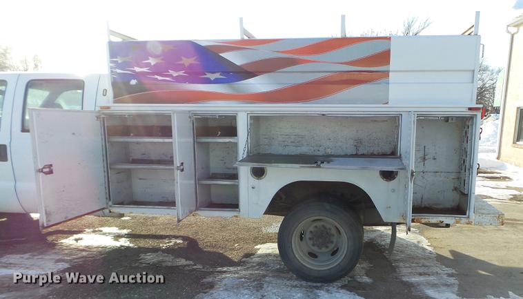 image for item EW9952 2006 Ford F450 Super Duty Crew Cab utility truck