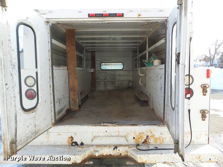 image for item EW9952 2006 Ford F450 Super Duty Crew Cab utility truck