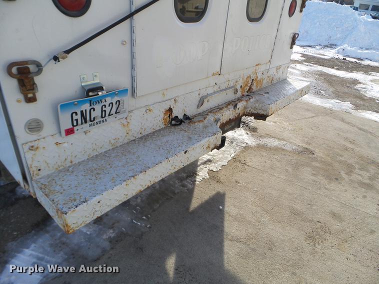 image for item EW9952 2006 Ford F450 Super Duty Crew Cab utility truck