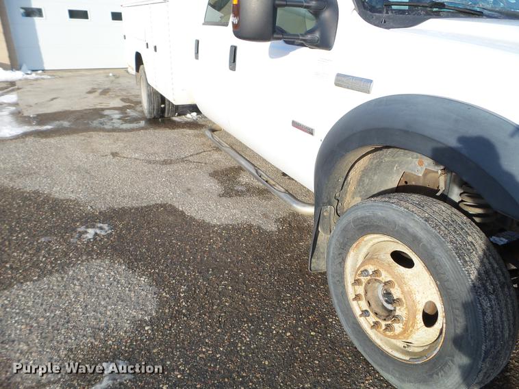 image for item EW9952 2006 Ford F450 Super Duty Crew Cab utility truck