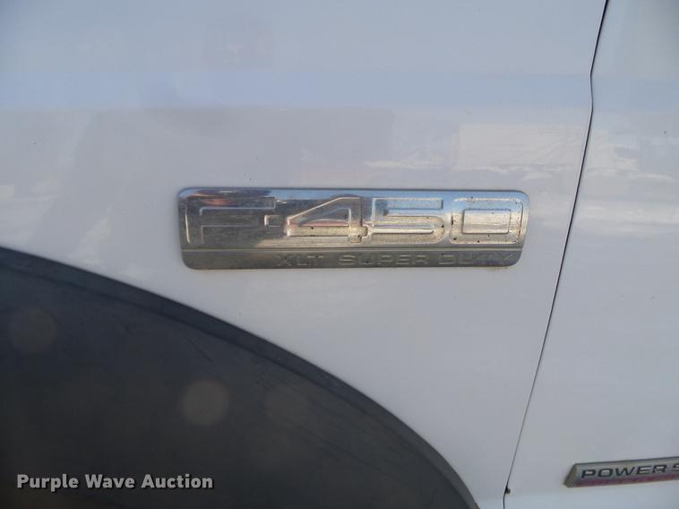 image for item EW9952 2006 Ford F450 Super Duty Crew Cab utility truck