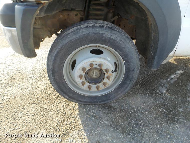 image for item EW9952 2006 Ford F450 Super Duty Crew Cab utility truck